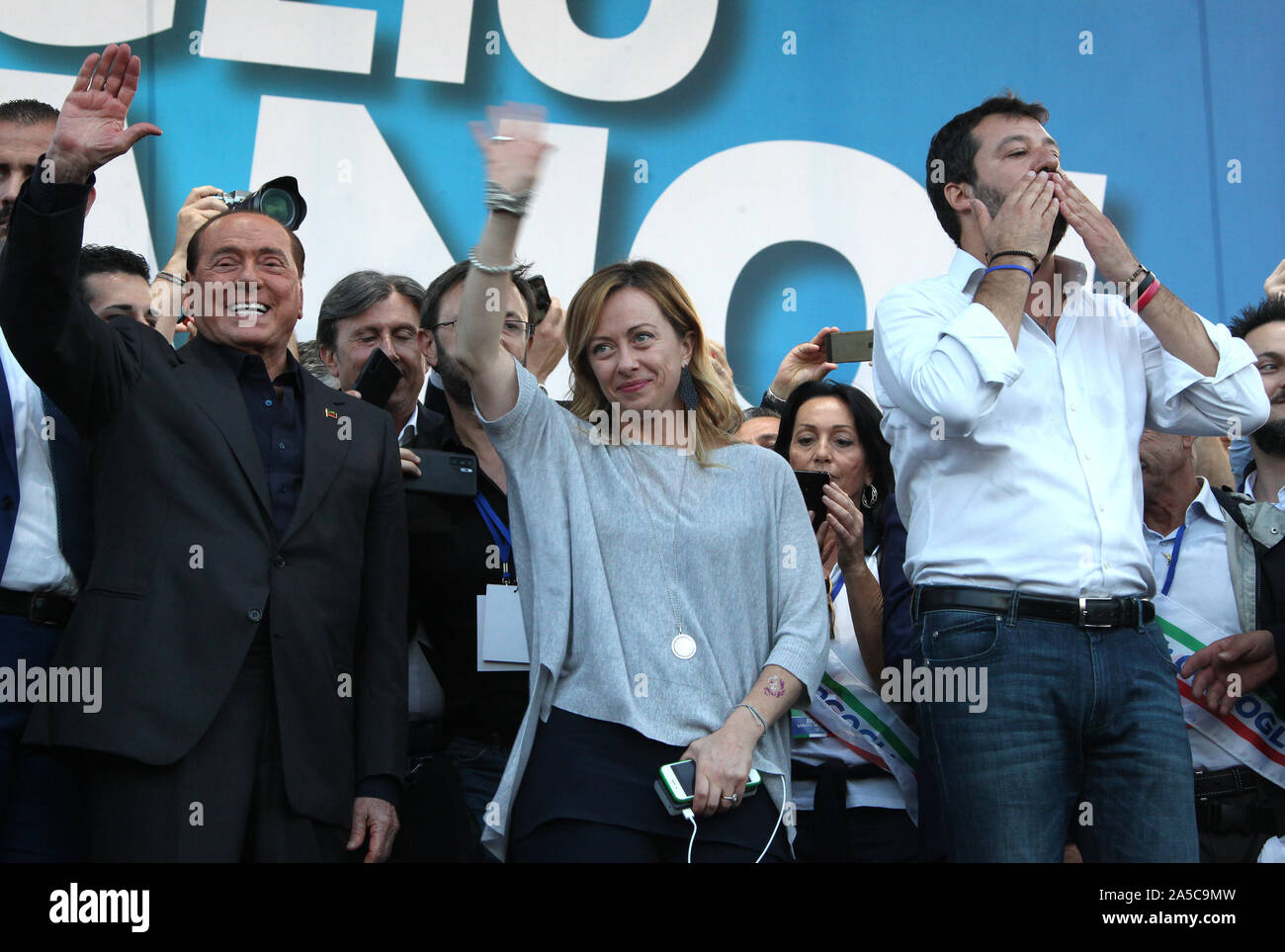 Roma, Italia. Xx oct, 2019. Roma, 'Italian Pride' League manifestazione contro il conteggio Foto di Governo: Silvio Berlusconi, Giorgia Meloni, Matteo Salvini Credit: Indipendente Agenzia fotografica/Alamy Live News Foto Stock