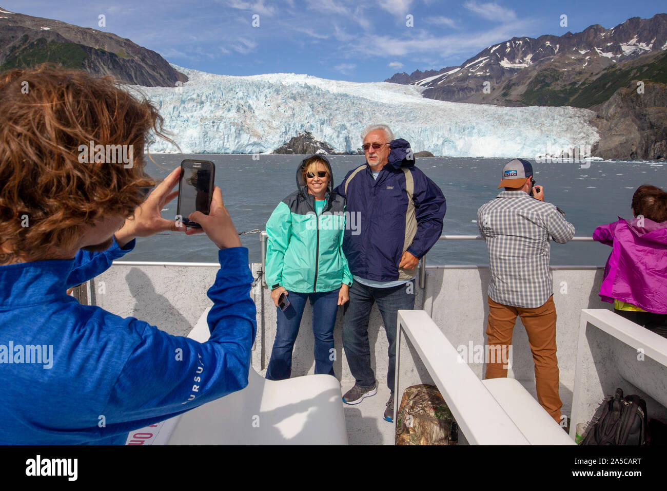 Parte del parco nazionale di Kenai Fjords, Aialik Glacier è un ghiacciaio nel Kenai Peninsula Borough of Alaska vicino a Seward. Foto Stock