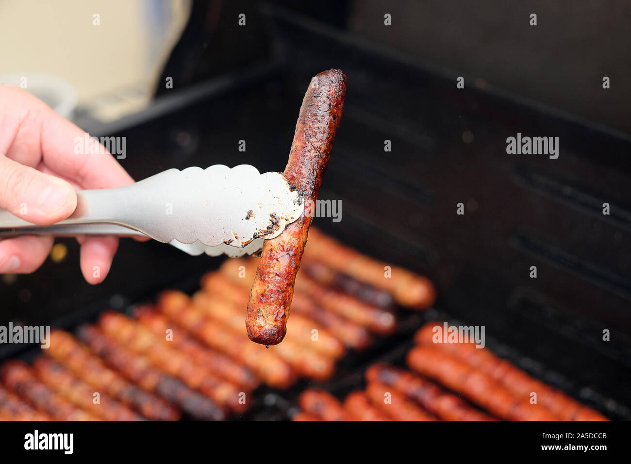 Barbecue salsicce BBQ grill Foto Stock