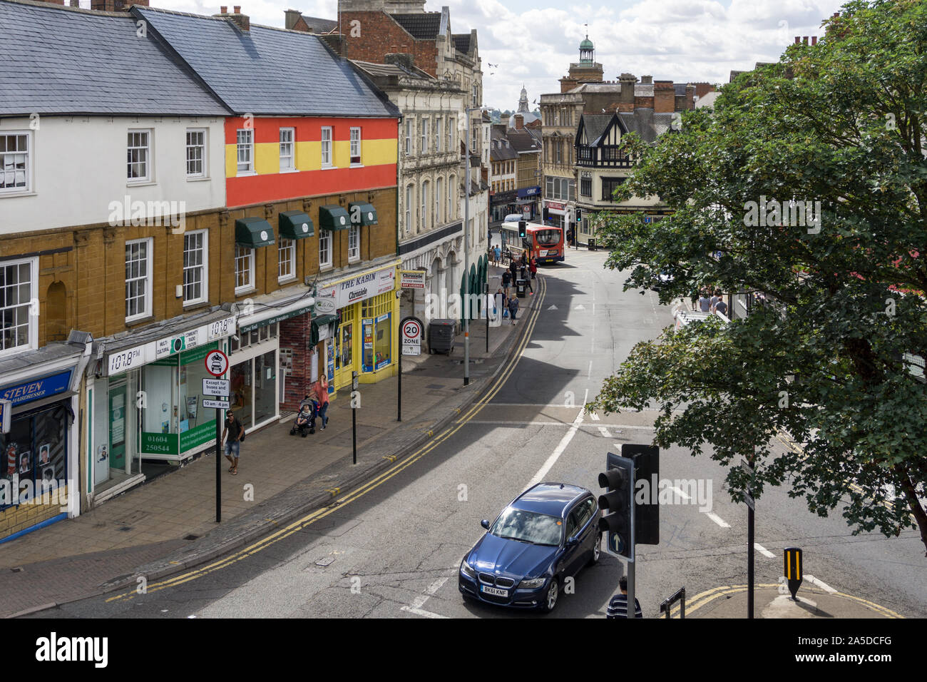 Scena di strada, Sheep Street, Northampton, Regno Unito Foto Stock