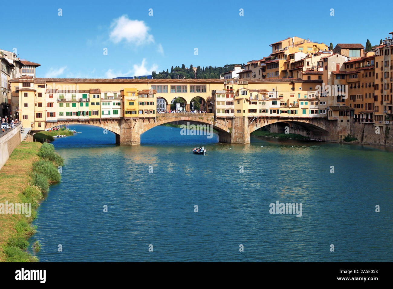 Il Ponte Vecchio sull'Arno a Firenze Foto Stock