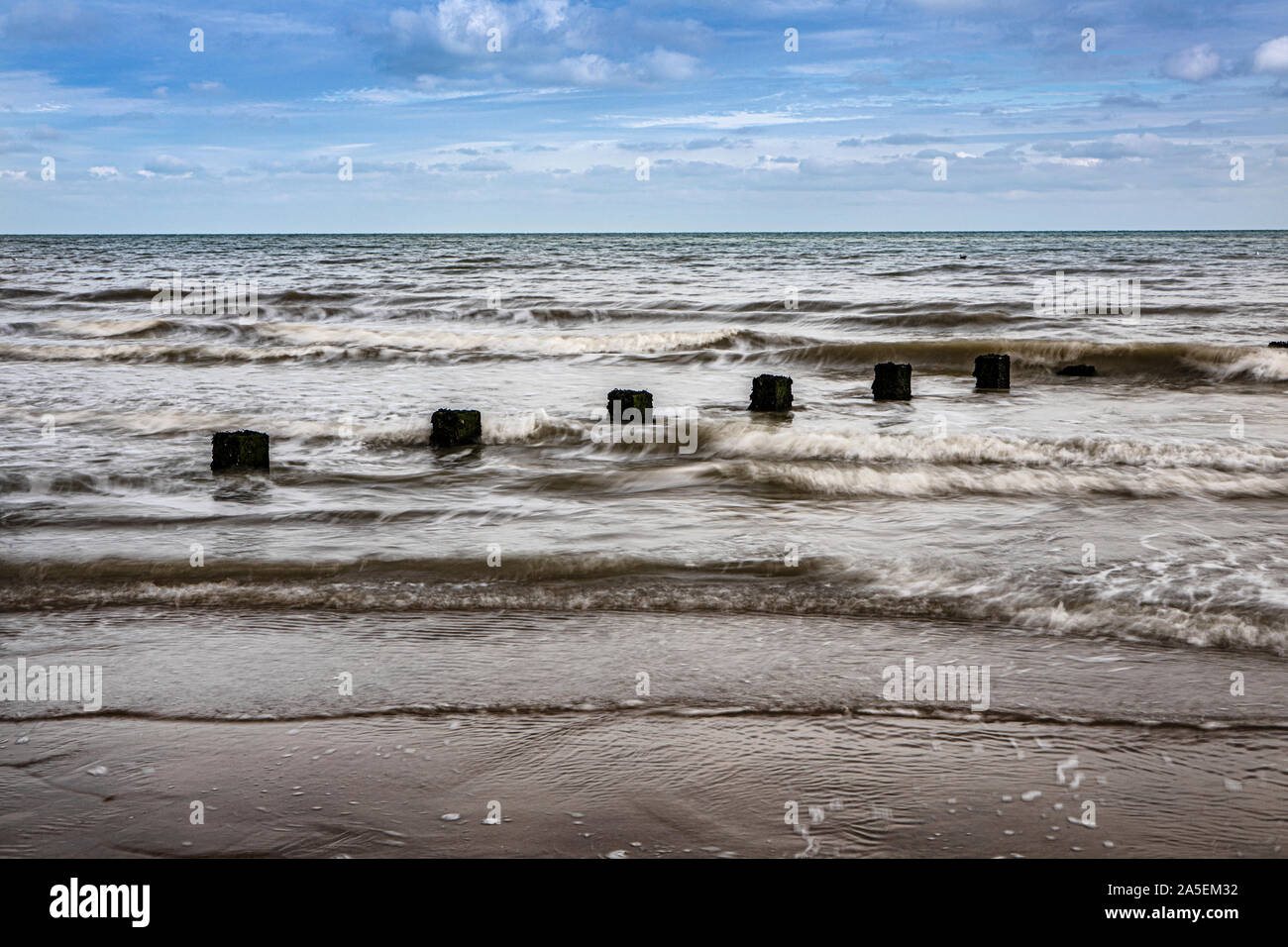 Alta Marea a Dymchurch, Kent Foto Stock