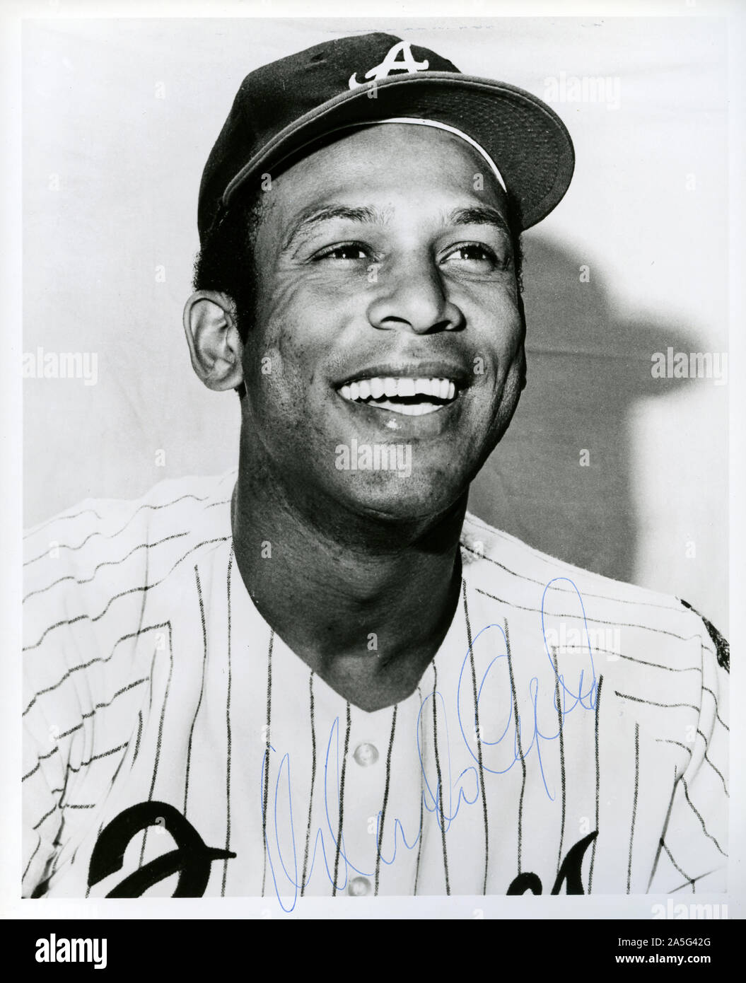 Vintage firmato foto in bianco e nero di Hall of Fame giocatore di baseball Orlando Cepeda con la Atlanta Braves. Foto Stock