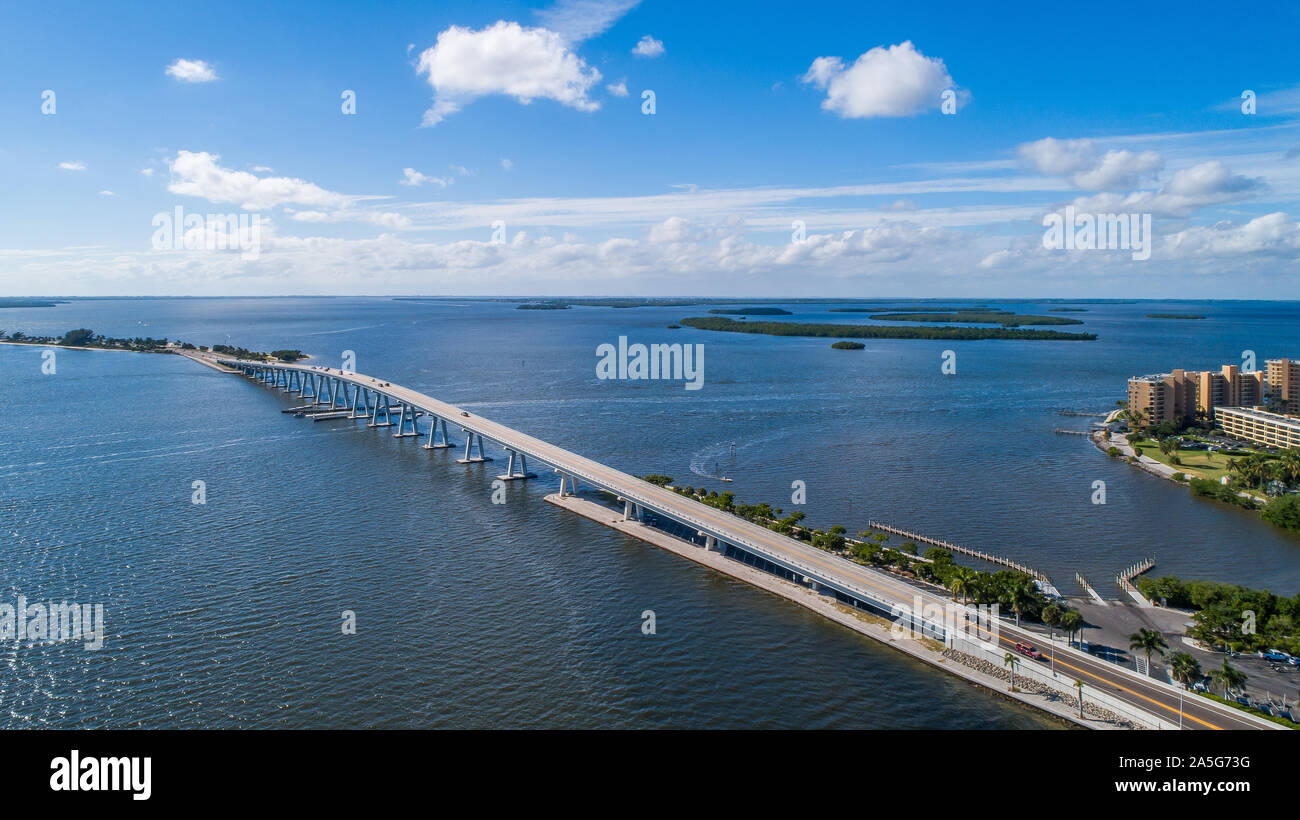 Sanibel Island Causeway che conduce da Punta Rassa in Fort Myers alle spiagge di Captiva e Sanibel Foto Stock