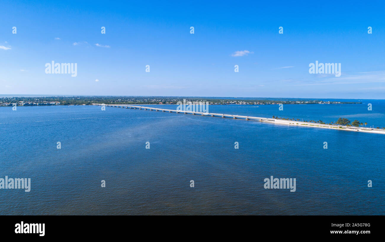 Sanibel Island Causeway che conduce da Punta Rassa in Fort Myers alle spiagge di Captiva e Sanibel Foto Stock