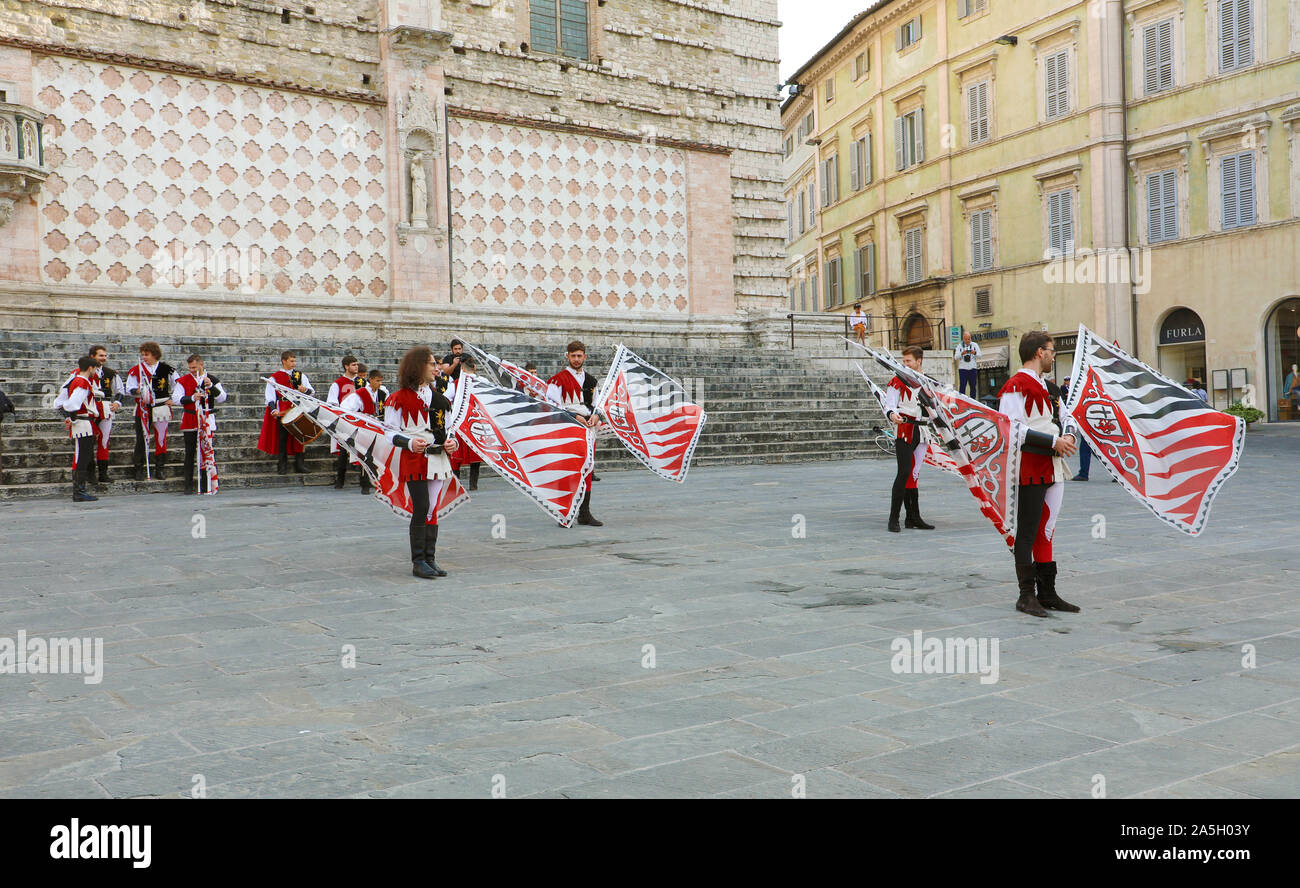 PERUGIA, Italia - Settembre 2019: folclore medievale nel centro storico di Perugia, Umbria, Italia Foto Stock