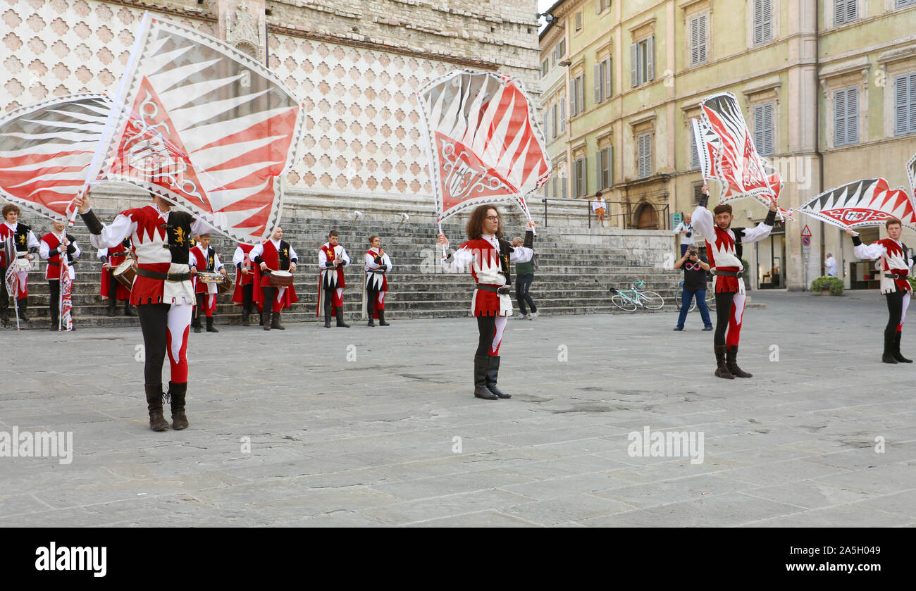 PERUGIA, Italia - Settembre 2019: folclore medievale nel centro storico di Perugia, Umbria, Italia Foto Stock
