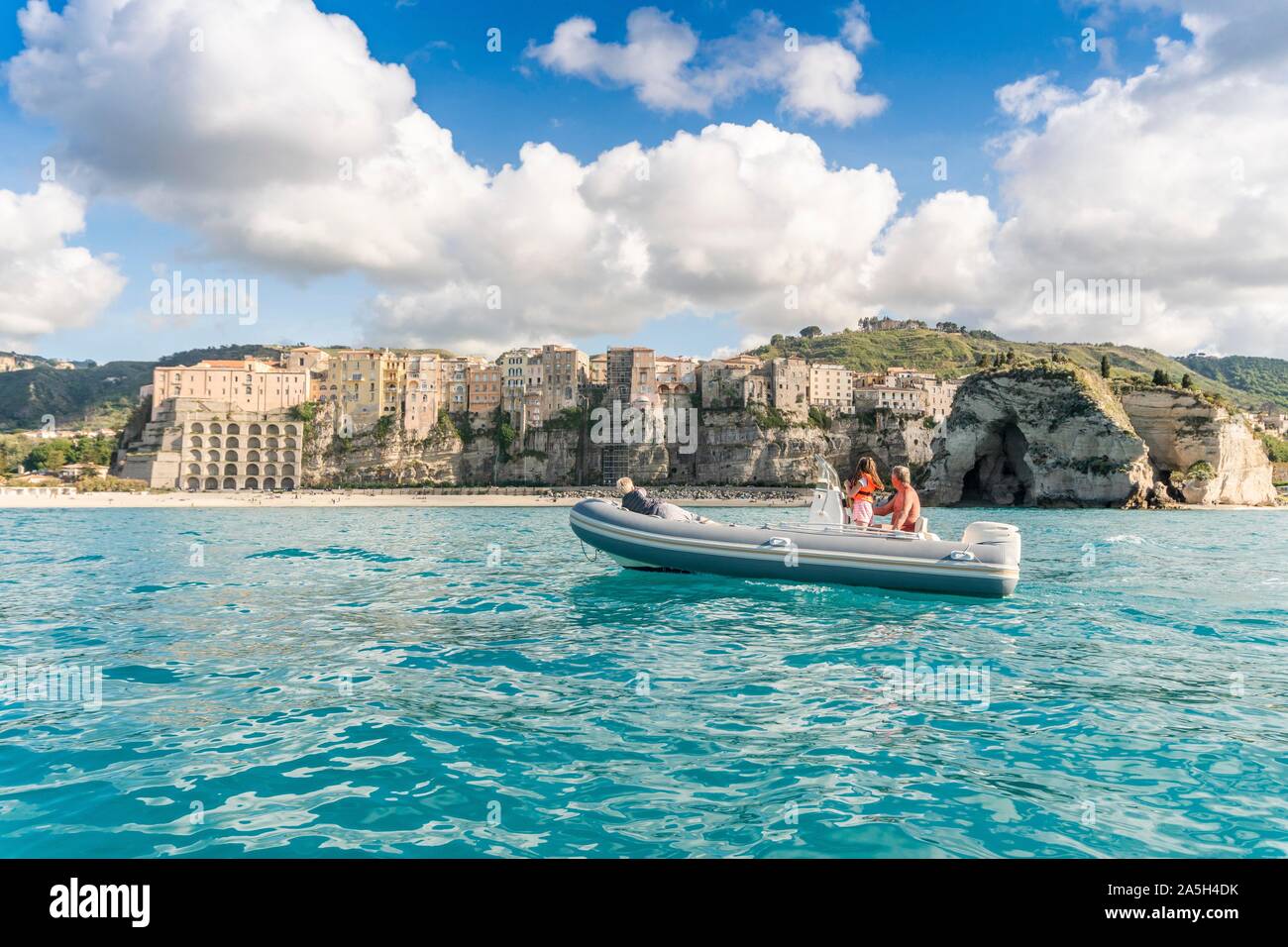 Il motoscafo, città di Tropea, provincia di Vibo Valentia, Calabria, Italia Foto Stock