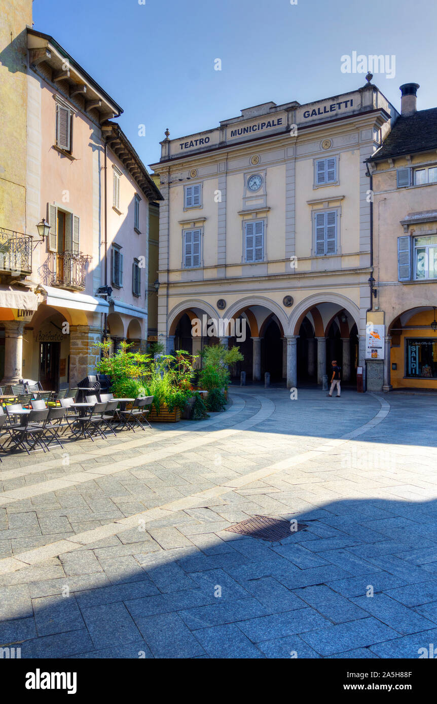 L'Italia, Piemonte, Domodossola, Piazza del Mercato, Teatro Galletti Foto Stock