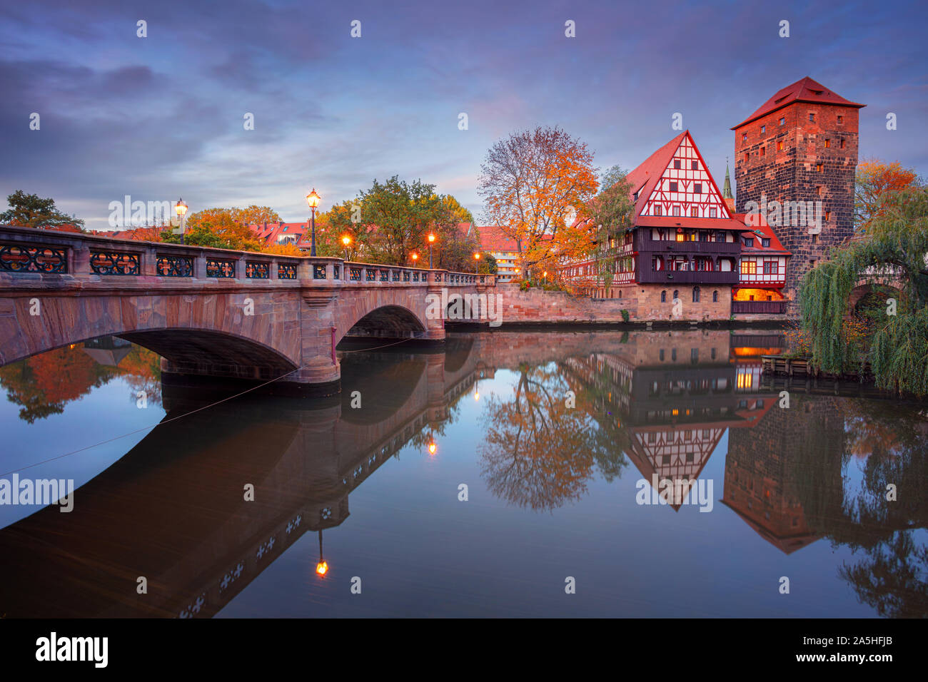 Norimberga, Germania. Immagine di panorama urbano della città vecchia di Norimberga, Germania durante il tramonto d'autunno. Foto Stock