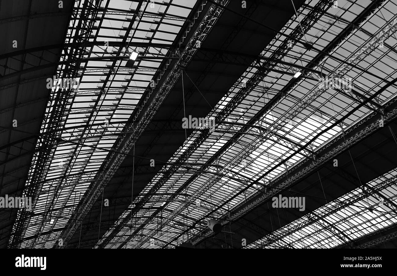 Un grafico del tetto della stazione ferroviaria Saint Jean, Bordeaux, Francia Foto Stock