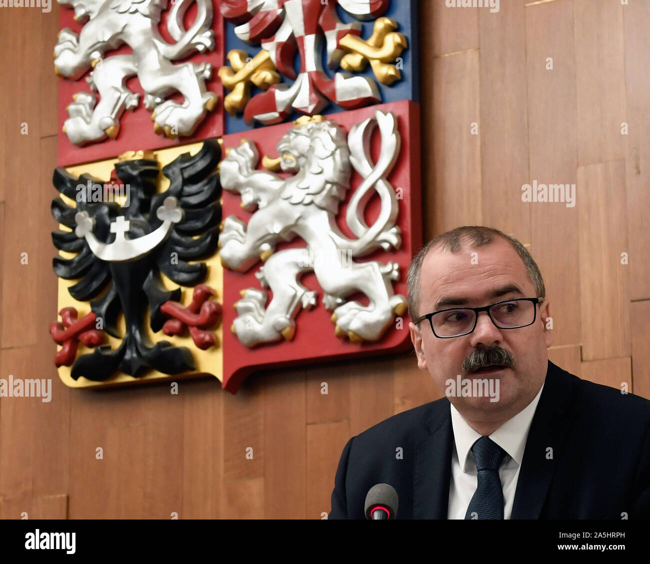 Praga, Repubblica Ceca. Xxi oct, 2019. Pavel Zacek, ceco MP, assiste la seconda conferenza internazionale attuali minacce alla sicurezza concentrandosi su una selezione di forze militari, di sicurezza e politica estera aspetti, il 21 ottobre 2019, a Praga, Repubblica Ceca. Credito: Michal Krumphanzl/CTK foto/Alamy Live News Foto Stock