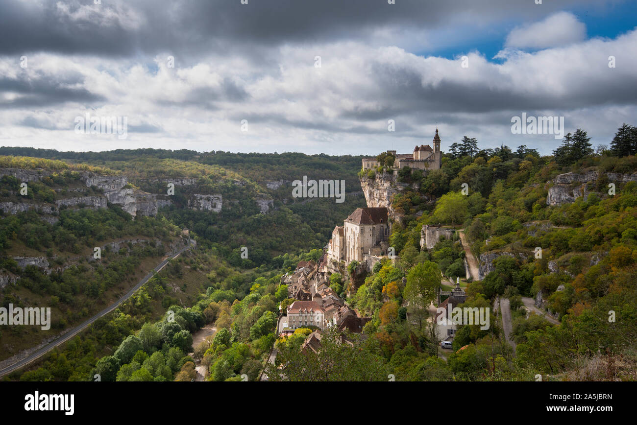 Villaggio di Rocamadour nella valle della Dordogna in Francia Foto Stock