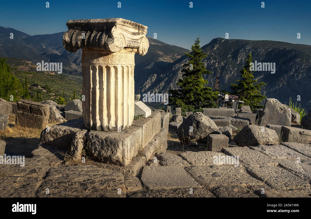 Colonna ionica Grecia Delphi Foto Stock