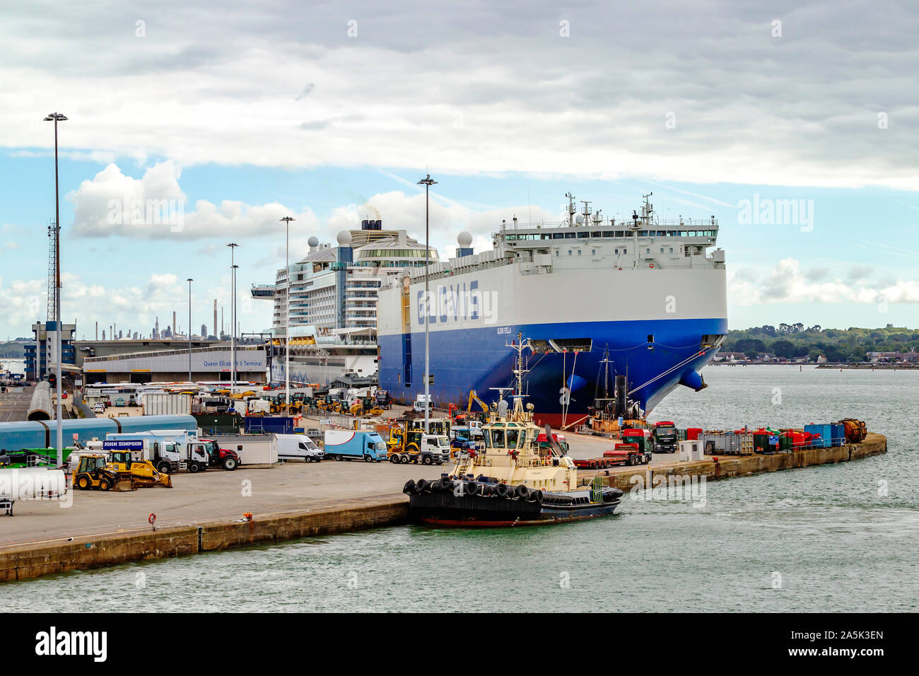 Gloivs Stella, IMO 9749570, veicoli carrier ormeggiate vicino al terminale di grano in Southampton docks, Hampshre, UK. Foto Stock