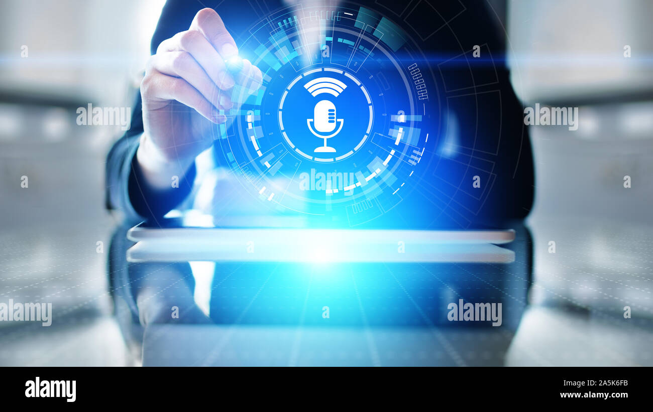 Il riconoscimento vocale di ricerca e controllo il simbolo del microfono su schermo virtuale Foto Stock