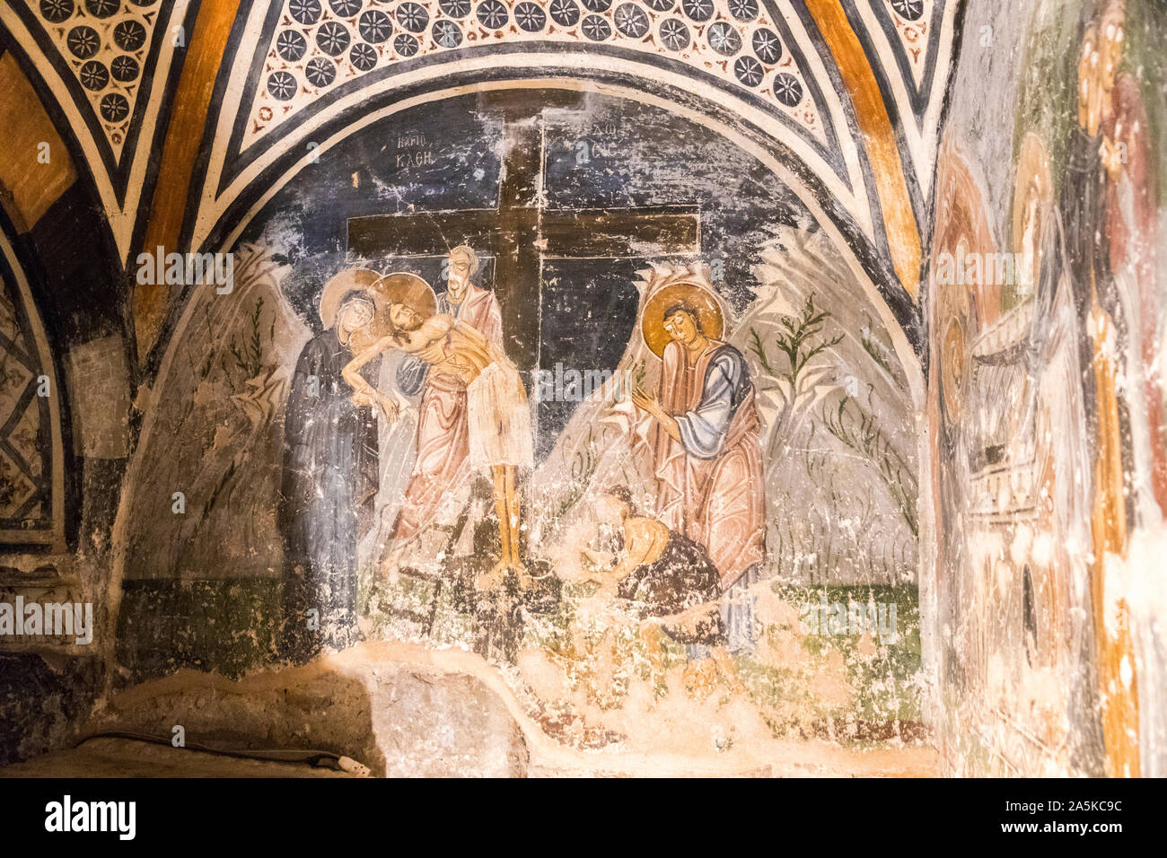 Distomo, Grecia. La discesa dalla Croce affresco nella cripta Hosios Loukas, uno storico monastero murata Foto Stock