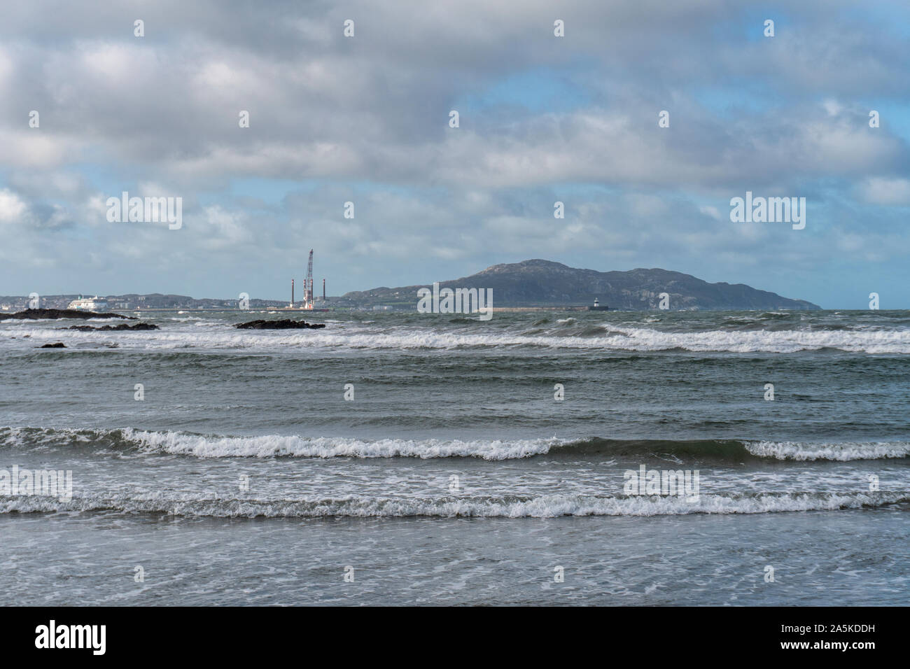 Vista verso il porto di Holyhead Foto Stock