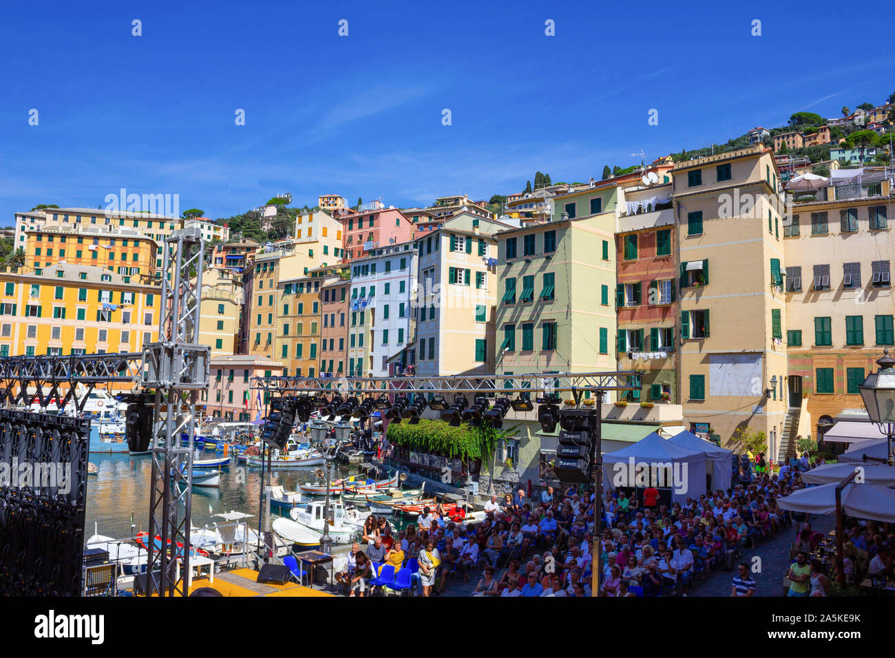 Camogli, Italia - 15 Settembre 2019: persone al Festival di comunicazione Foto Stock