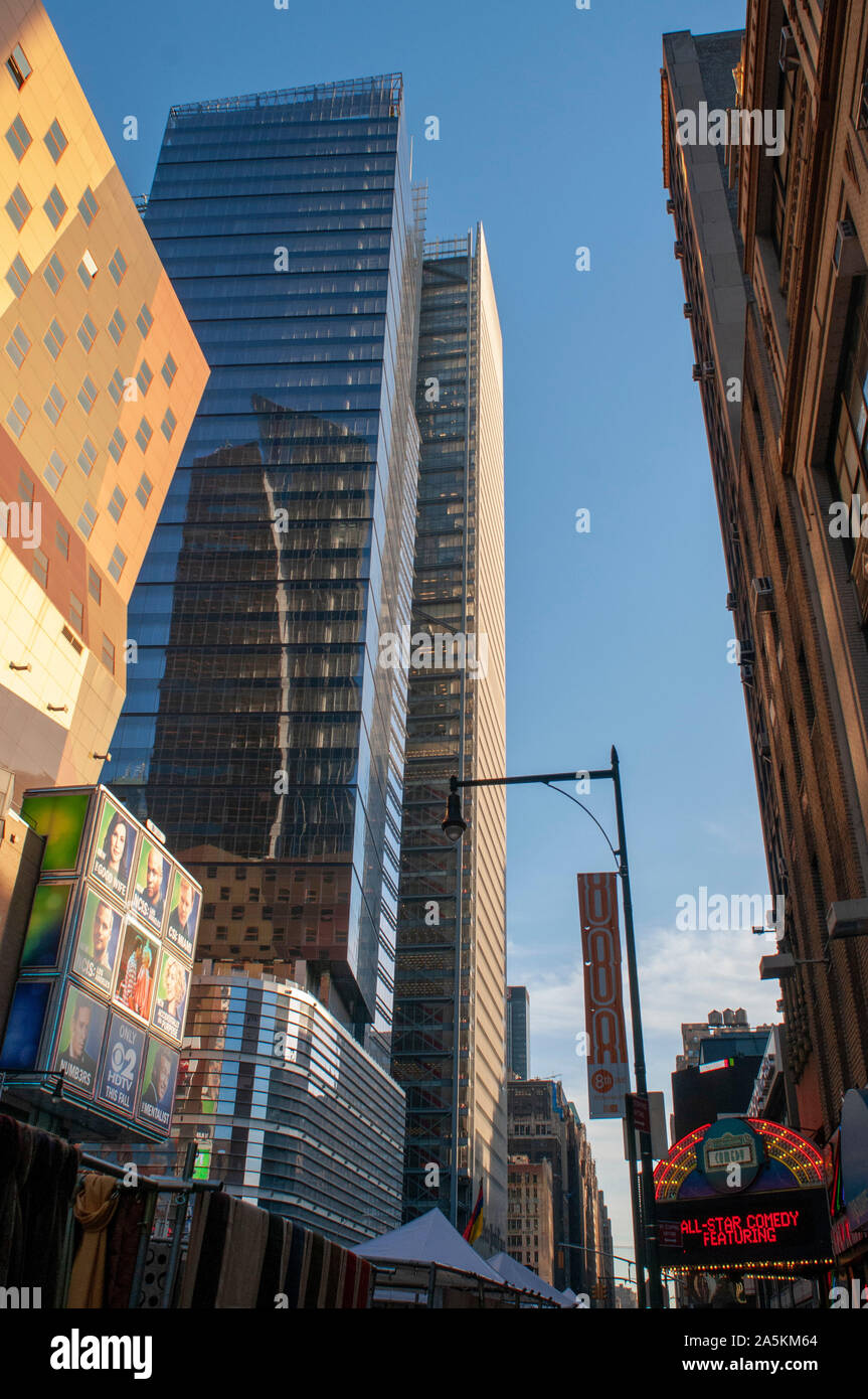 Th Avenue di notte, skyline di Manhattan, Manhattan, New York, New York, Stati Uniti Foto Stock
