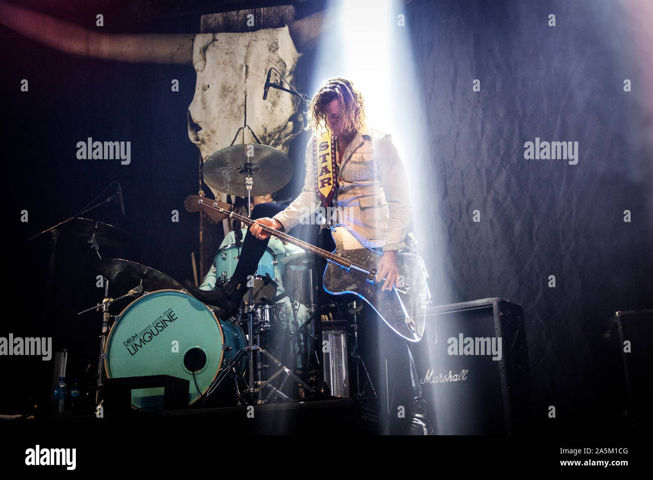 Oslo, Norvegia. 20th, ottobre 2019. Il danese rock band D-A-D esegue un concerto dal vivo al Rockefeller di Oslo. Qui il bassista Stig Pedersen è visto dal vivo sul palco. (Photo credit: Gonzales foto - Terje Dokken). Foto Stock