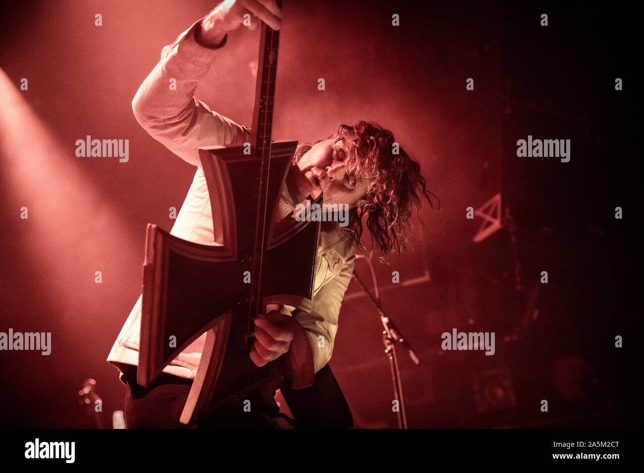 Oslo, Norvegia. 20th, ottobre 2019. Il danese rock band D-A-D esegue un concerto dal vivo al Rockefeller di Oslo. Qui il bassista Stig Pedersen è visto dal vivo sul palco. (Photo credit: Gonzales foto - Terje Dokken). Foto Stock