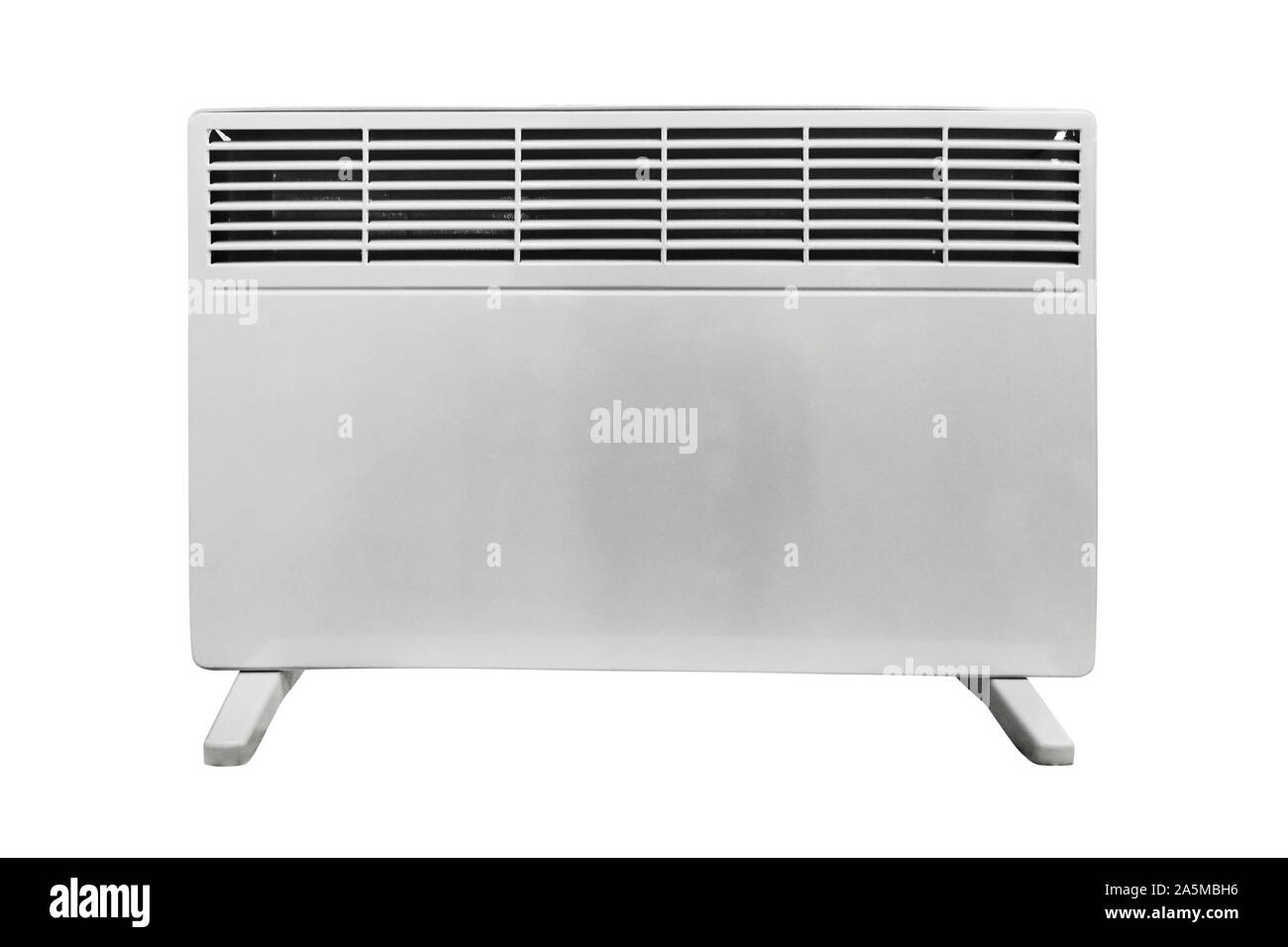Riscaldatore elettrico batteria. Radiatore. Home riscaldatore elettrico termoconvettore isolati su sfondo bianco. Apparecchiature per il riscaldamento rapido della camera. Foto Stock