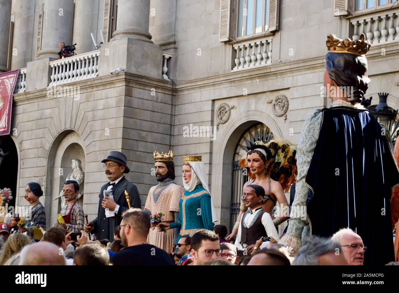 La Parata dei giganti durante la Merce Festival 2019 a Placa de Sant Jaume a Barcellona, Spagna Foto Stock