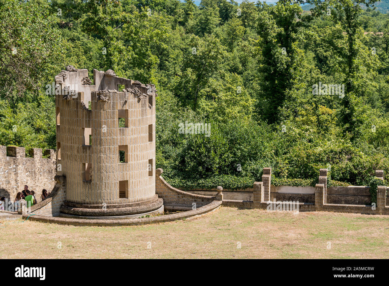 Scarzuola, la città ideale, il surreale opera d'arte progettato da Tommaso Buzzi, all interno del parco di antico santuario Cattolico nel paese della regione Umbria Foto Stock