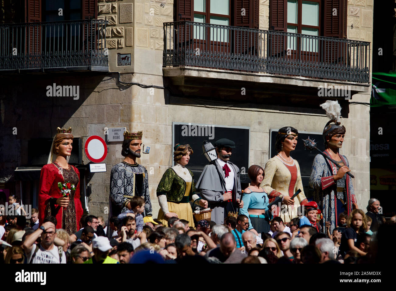 La Parata dei giganti durante la Merce Festival 2019 a Placa de Sant Jaume a Barcellona, Spagna Foto Stock