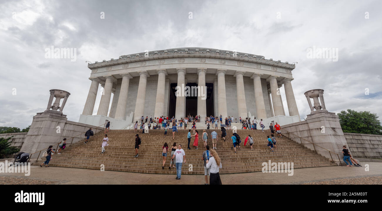 Washington DC, Distretto di Columbia [degli Stati Uniti Stati Uniti, Lincoln Memorial su riflessione, piscina interna e esterna, National Mall, turi Foto Stock
