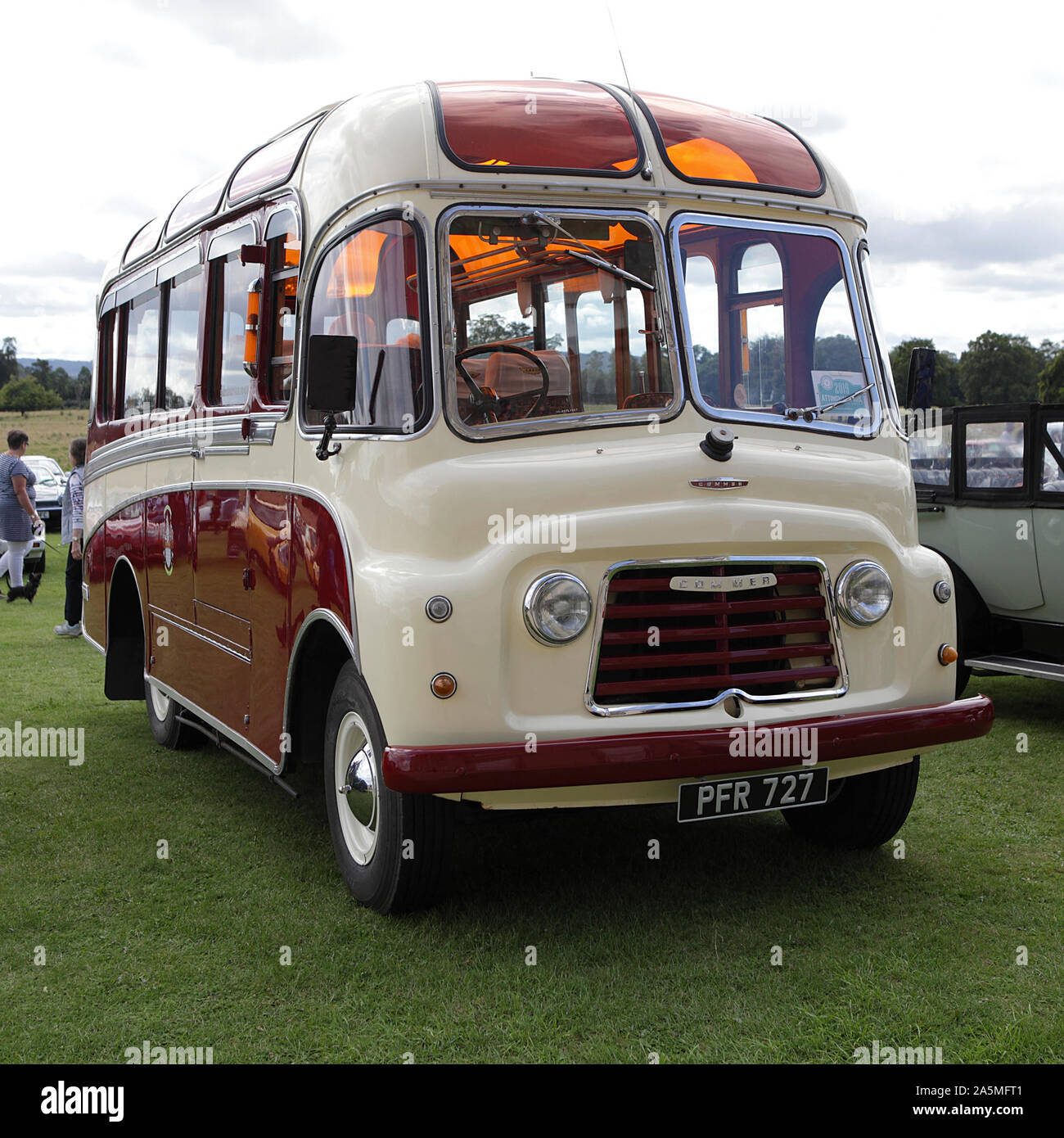 Visto qui è un 1959 Commerces BF autobus/pullman esposto presso l'auto d'epoca rally in Shropshire, Inghilterra. Foto Stock