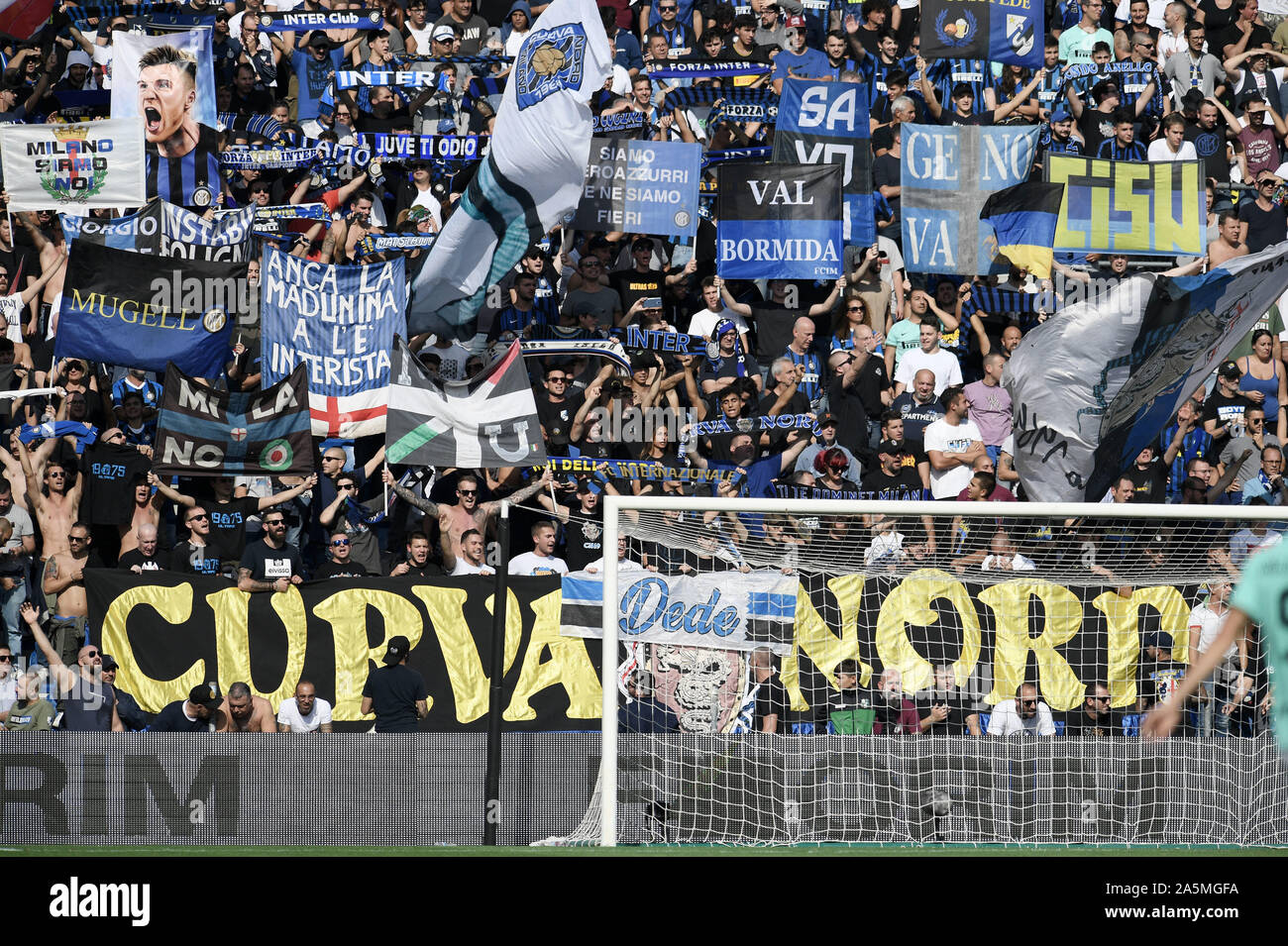 I TIFOSI DELL'INTER durante Sassuolo vs Inter, Reggio Emilia, Italia, 20 ott 2019, Calcio Calcio italiano di Serie A del campionato Gli uomini Foto Stock