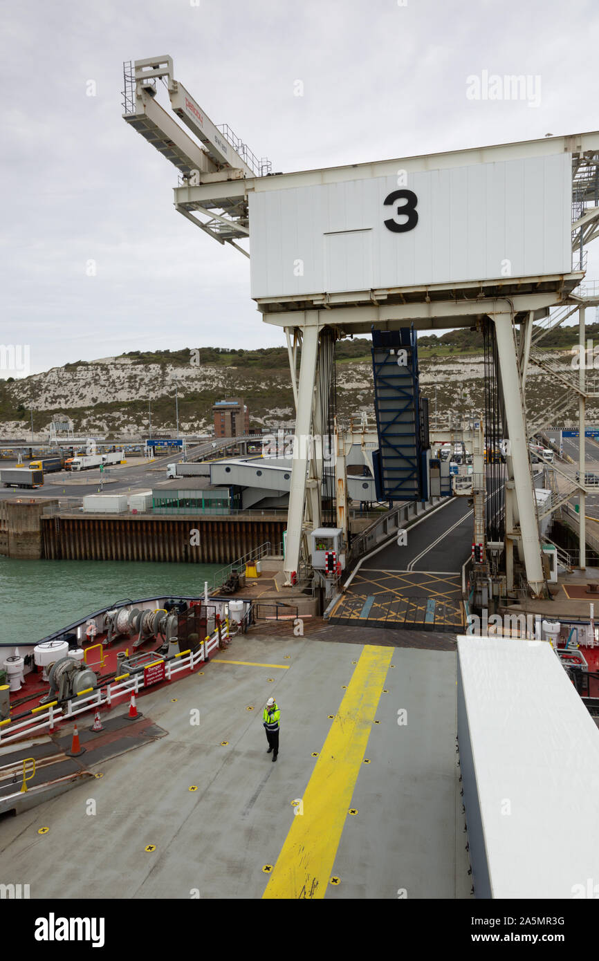 Il porto dei traghetti, Dover, entrata del veicolo, REGNO UNITO Foto Stock