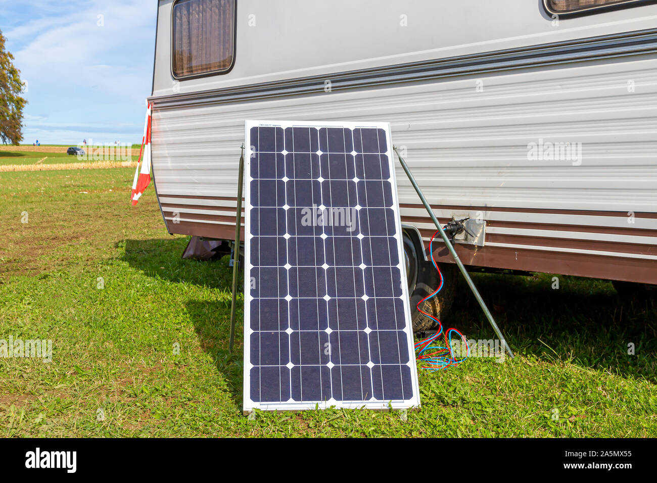 Caravan con celle solari Foto Stock