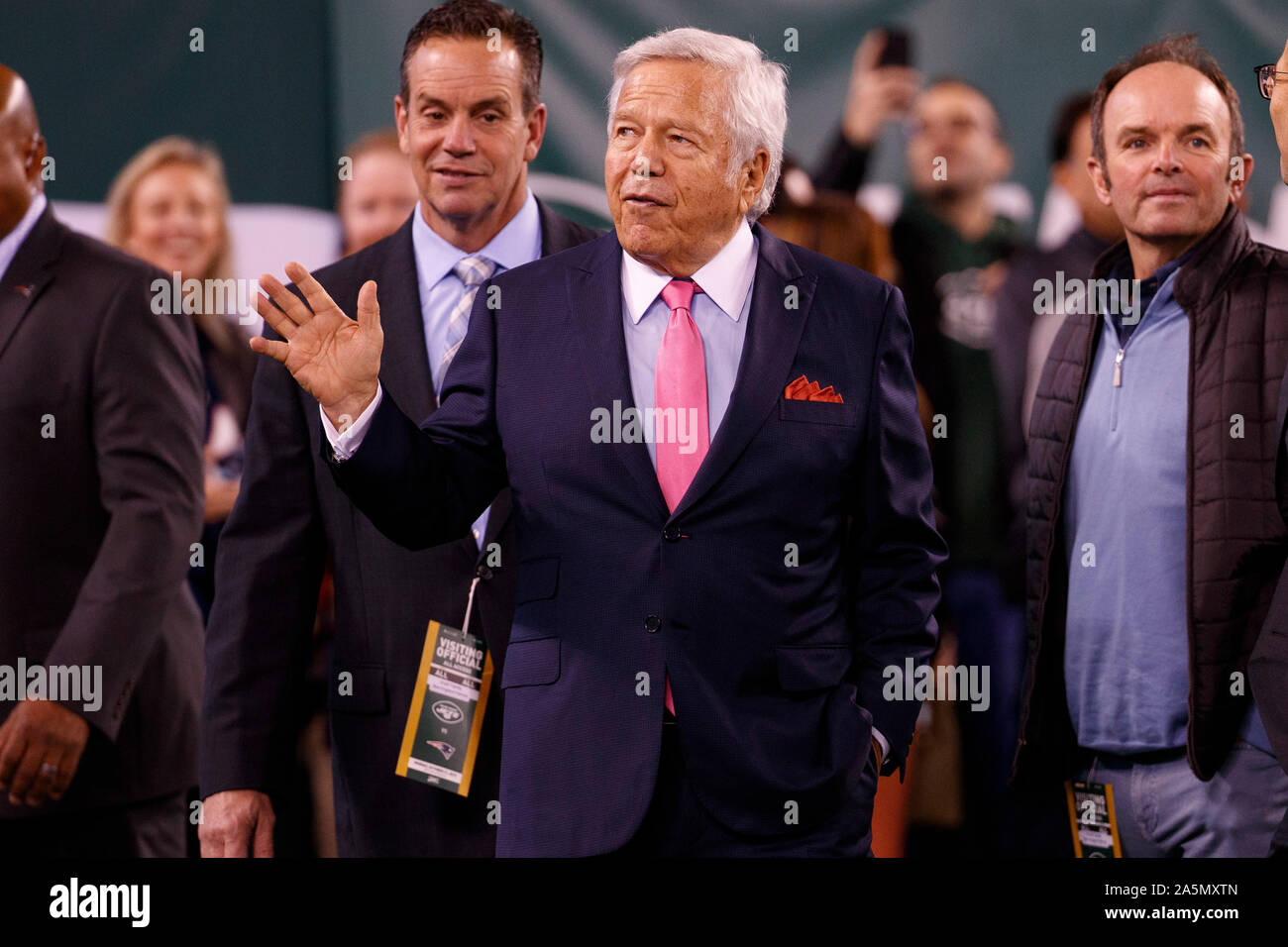 East Rutherford, New Jersey, USA. Xxi oct, 2019. New England Patriots proprietario Robert Kraft si affaccia sulla prima del gioco di NFL tra New England Patriots e New York getti alla MetLife Stadium di East Rutherford, New Jersey. Christopher Szagola/CSM/Alamy Live News Foto Stock