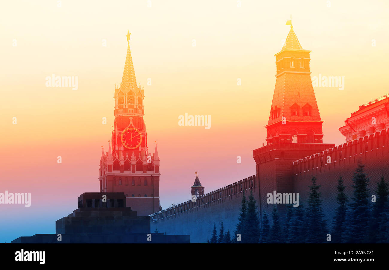 Foto paesaggio luminoso autunno del Cremlino di Mosca in occidente Foto Stock