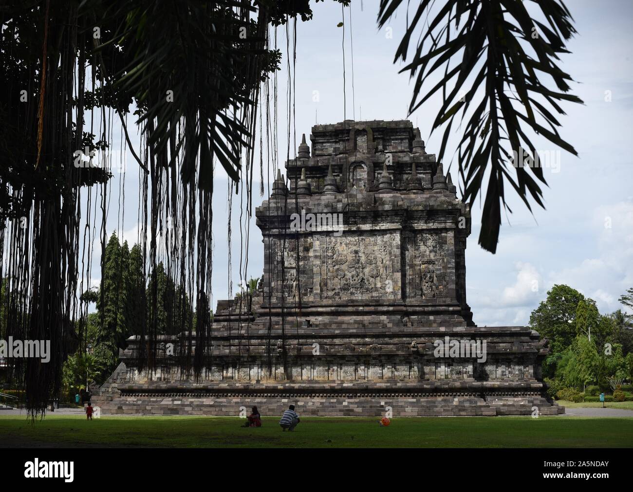 Tempio Mendut, Java centrale provincia, Indonesia. Foto Stock