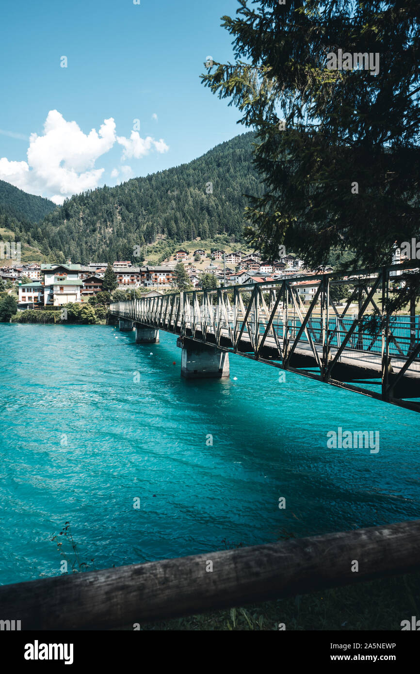 Il Ponte del lago di santa Caterina (Auronzosee), Italia Foto Stock