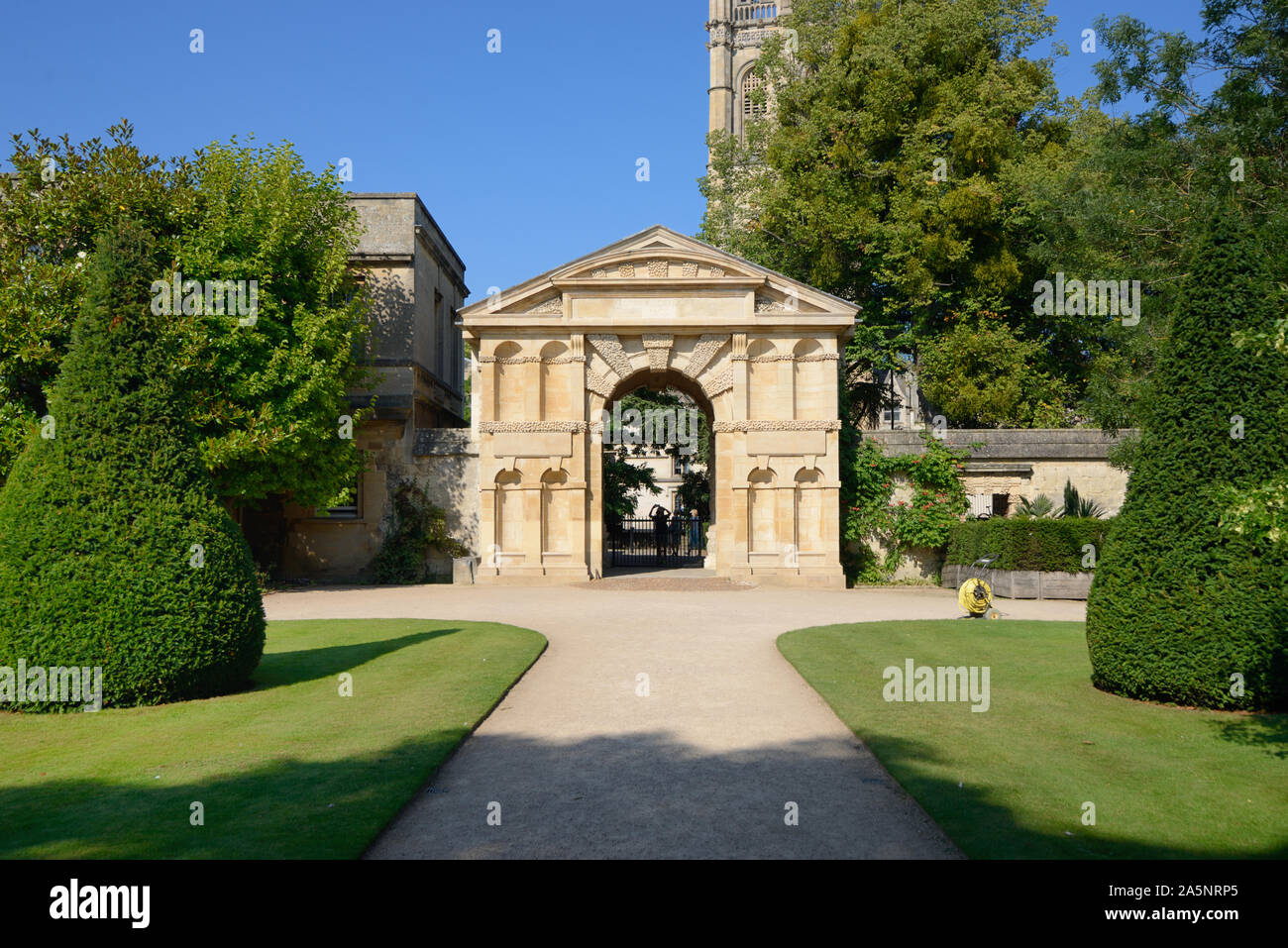 Il stile Neoclassico Danby Gateway (1632-33), progettato da Nicholas Pietra, o ingresso alla Università di Oxford Giardino Botanico Oxford Inghilterra Foto Stock