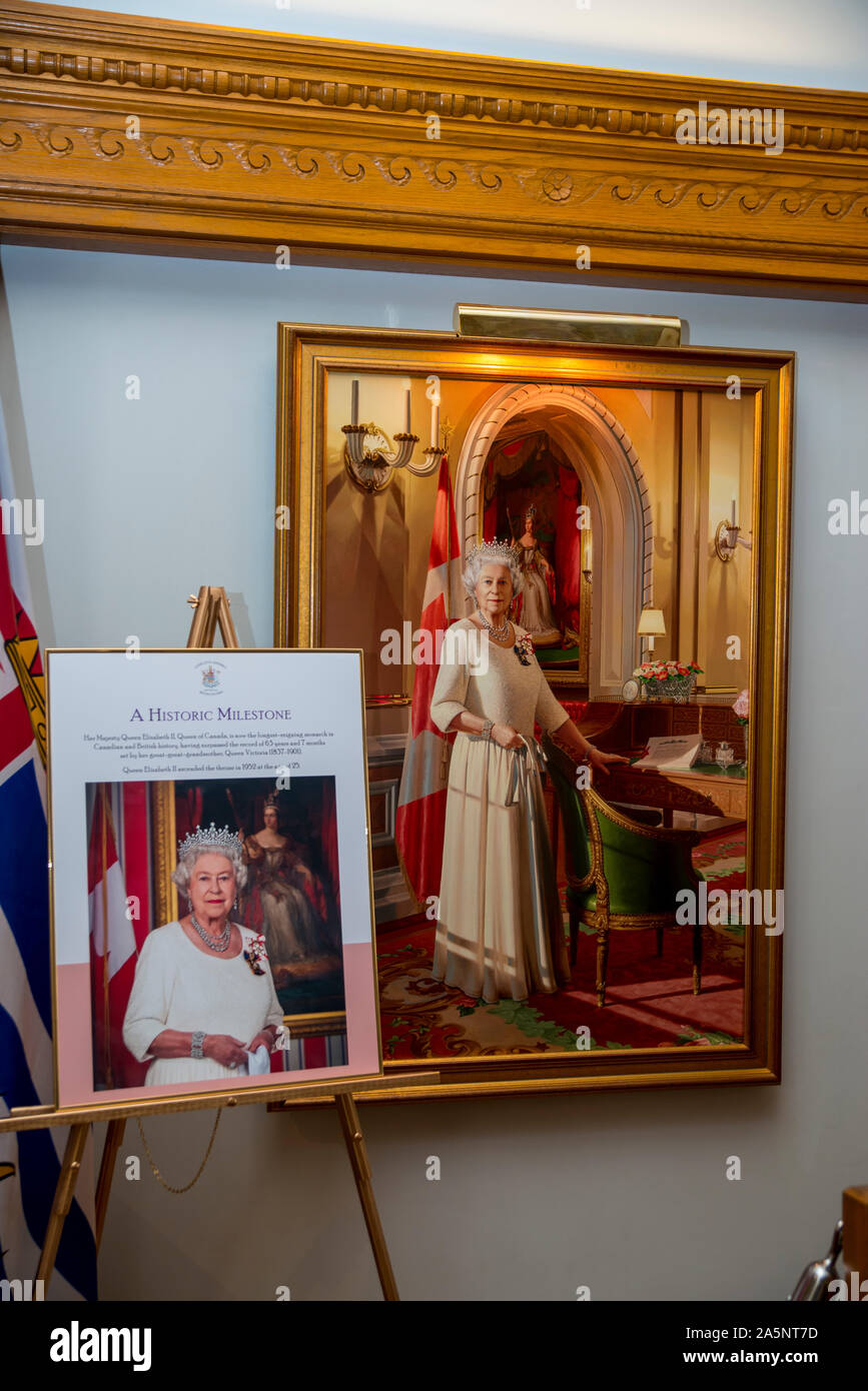 Victoria, British Columbia, Canada. Il palazzo del parlamento. Photoigraph e storia della regina Elizabeth II del Canada la più lunga monarca regnante in Canad Foto Stock