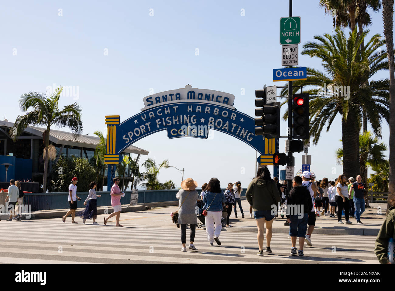 Ingresso al molo di Santa Monica, California, Stati Uniti d'America. Stati Uniti d'America. Ottobre 2019 Foto Stock
