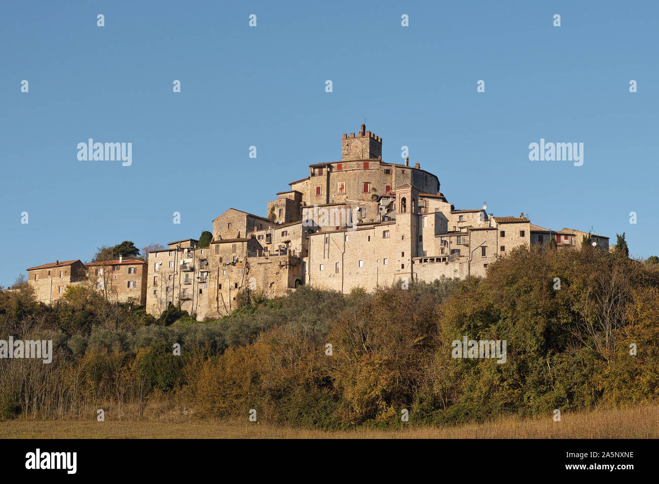 Vista del piccolo villaggio di Nera Montoro, Terni, Umbria, Italia Foto Stock