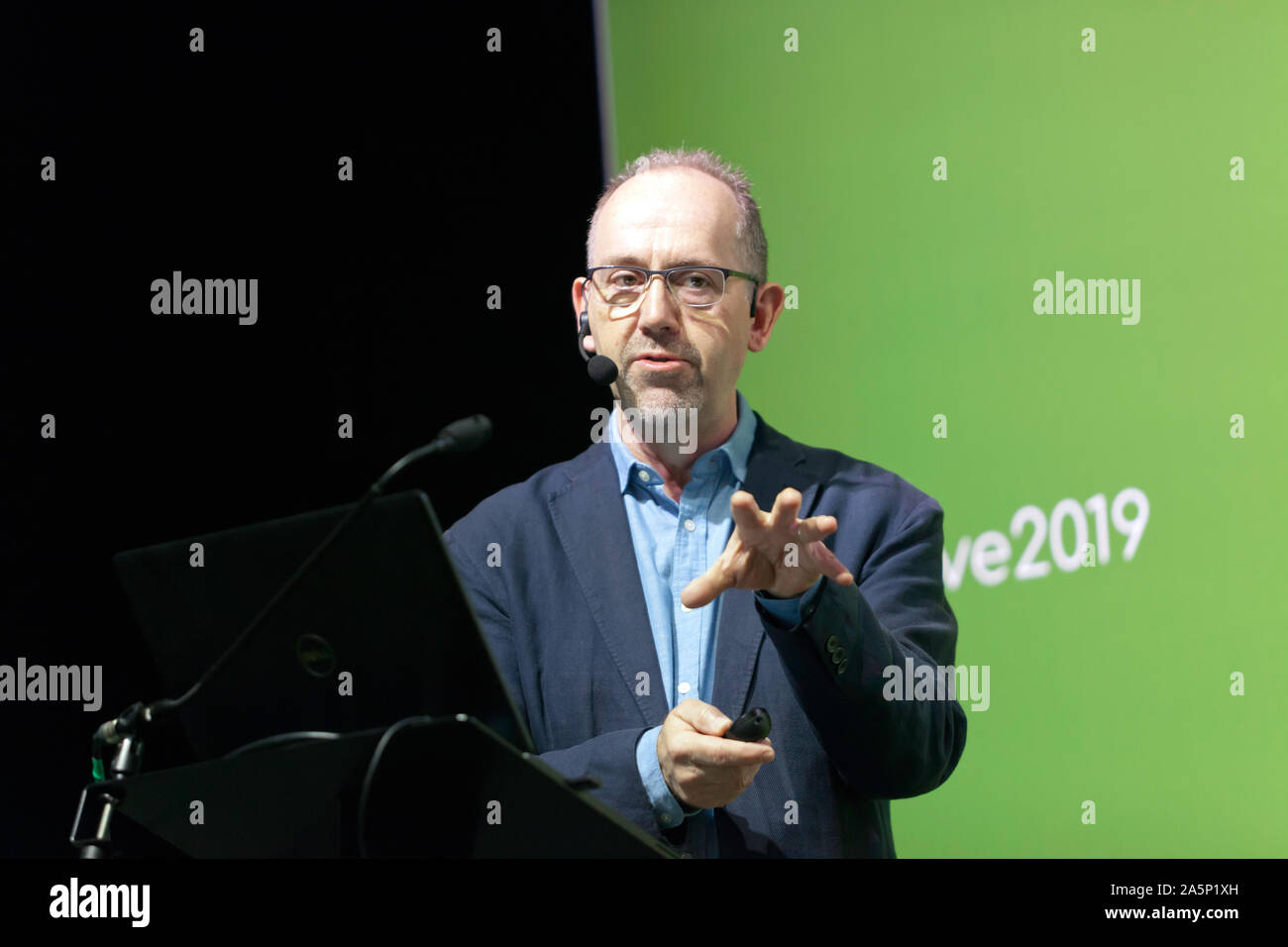 Geoff Simm, Direttore di Global Accademia di Agricoltura e sicurezza alimentare, Università di Edimburgo, parlando di "soluzioni sostenibili per l'alimentazione di 11 miliardi di euro". In fase di messa a terra a New Scientist Live 2019 Foto Stock