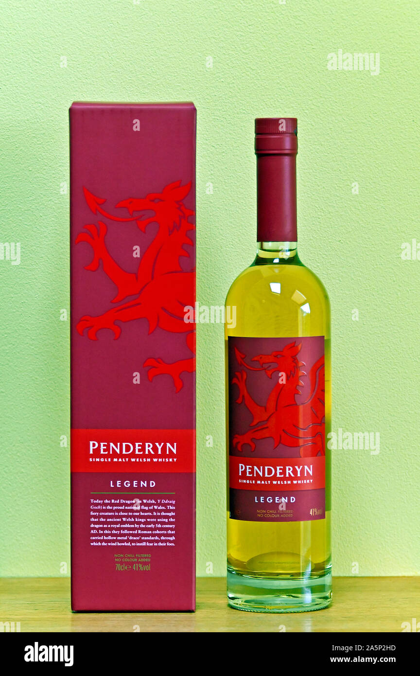 Penderyn Single Malt Whisky gallese. Legenda. Non chill filtrato nessun colore aggiunto. 70cl. 41% vol. Foto Stock