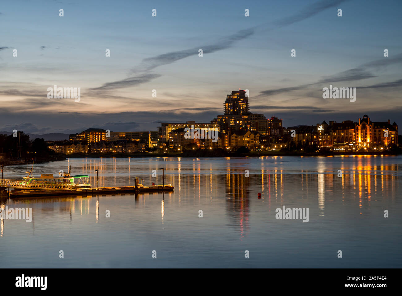 Victoria, British Columbia, Canada. Interno del porto di notte . Foto Stock