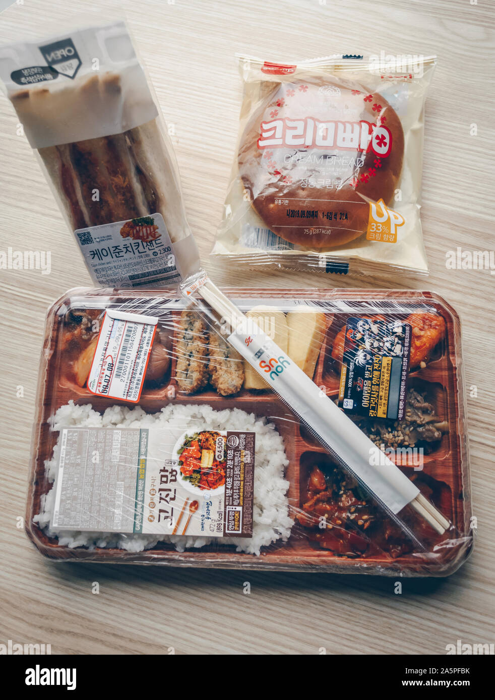 Jeju Island, Corea del Sud, settembre 06, 2019: lunchbox, sandwich e crema bun che vende a convinience store in Corea del Sud Foto Stock