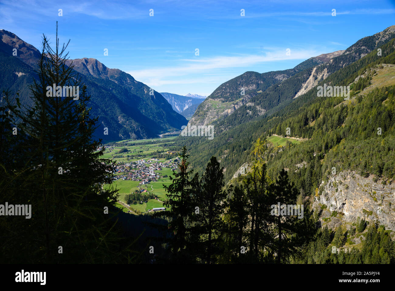 Grösste Der Wasserfall Tirols, Stuibenwasserfall im Ötztal, Tirol, Östereich Foto Stock