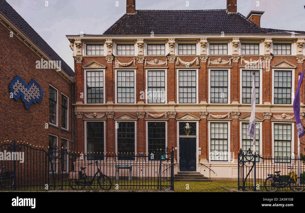 Leeuwarden, Paesi Bassi - 19 Ottobre 2019 : Museo della Ceramica Princessehof su 'Grote Kerkstraat' in Leeuwarden il capitale della provincia della Frisia Foto Stock