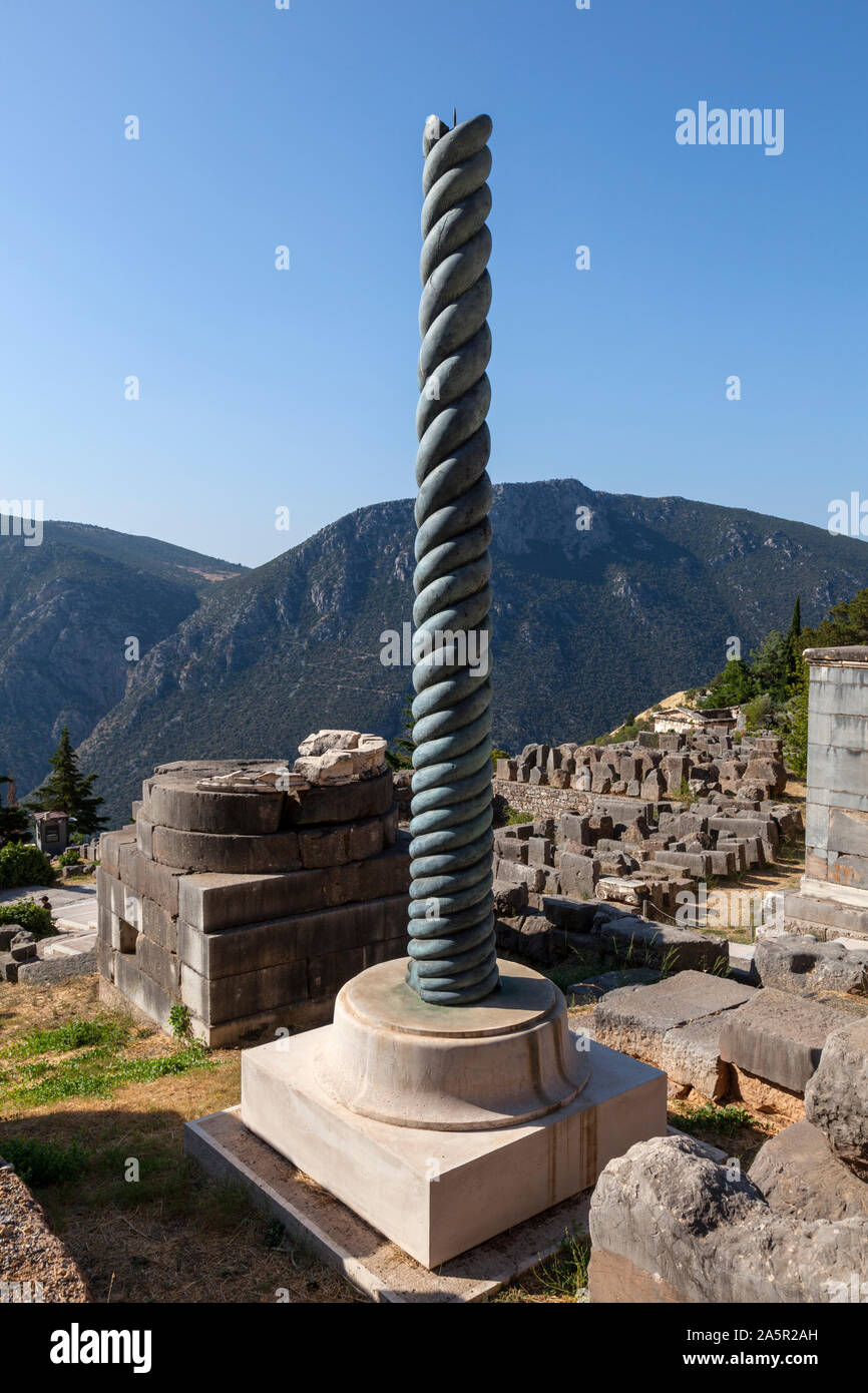 Replica del serpente Colonna a Delphi, Grecia Foto Stock